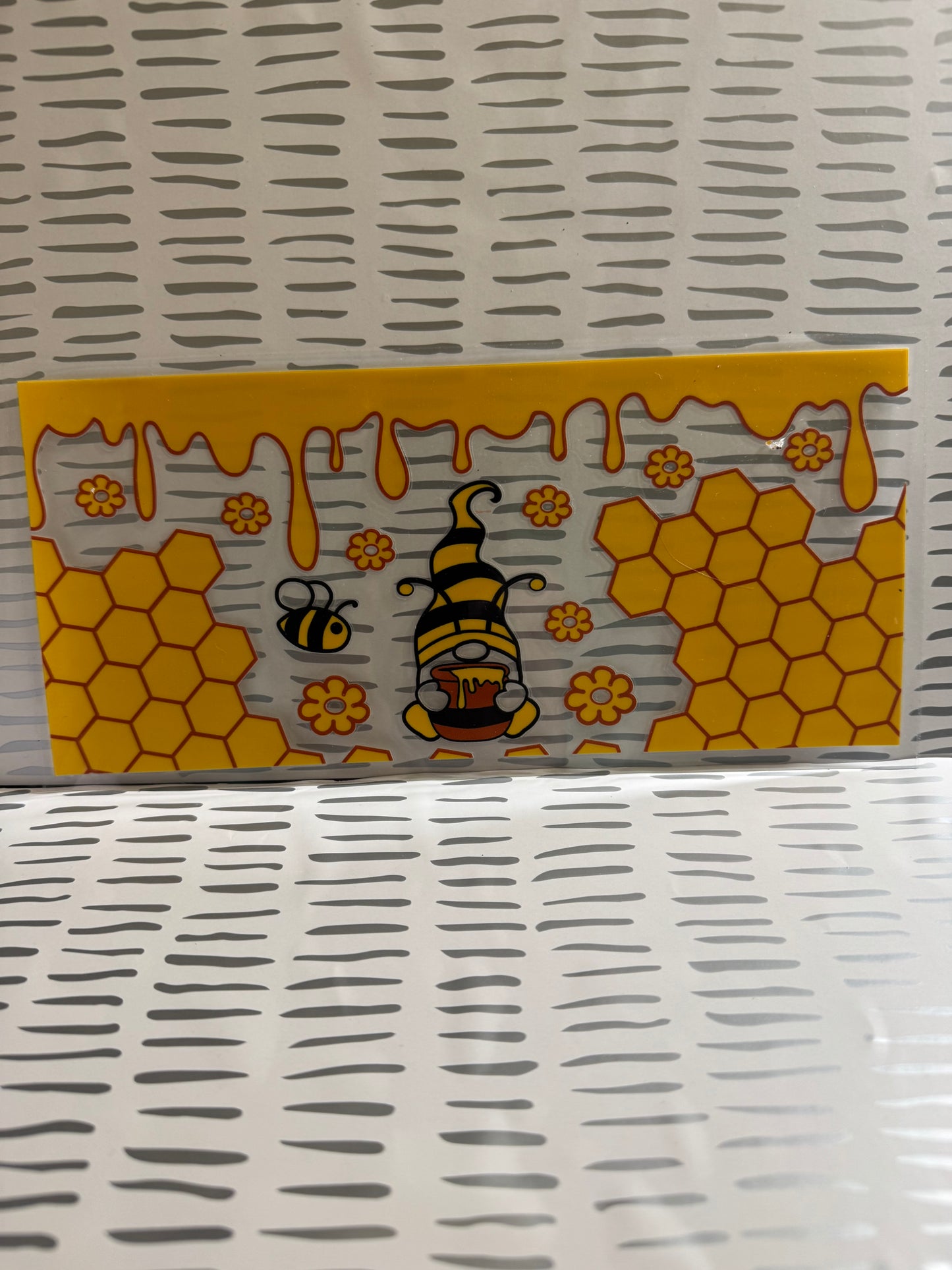 A37 Bumble bee wrap