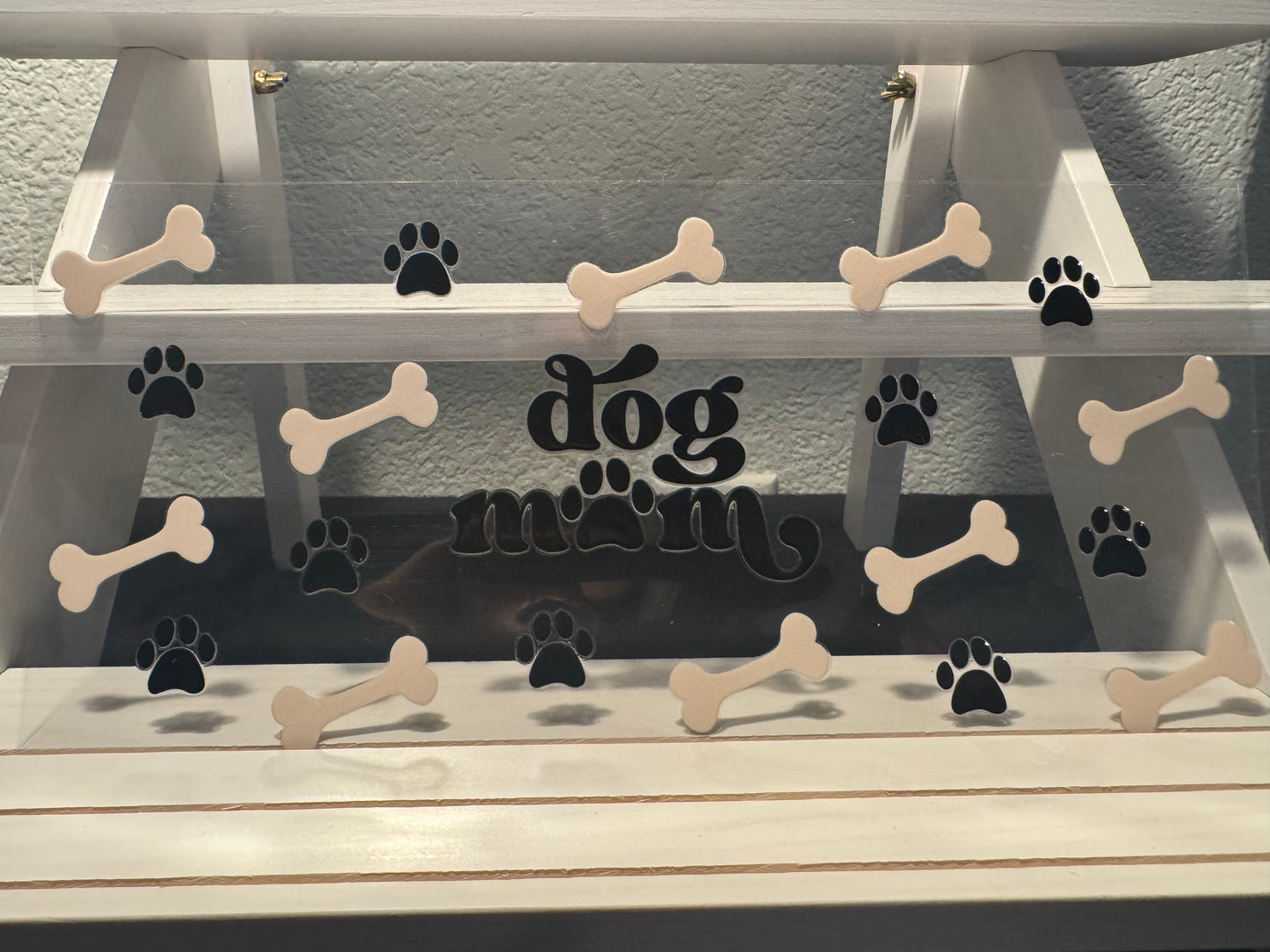 142  Dog Mom